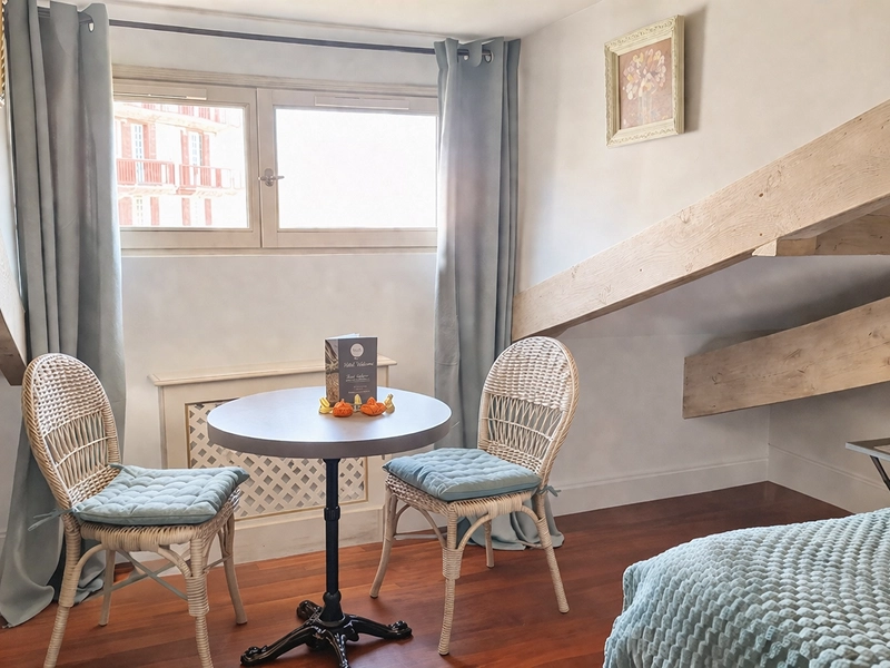 Hôtel, Hôtel de Biarritz, Hôtel de Saint-Jean-de-Luz